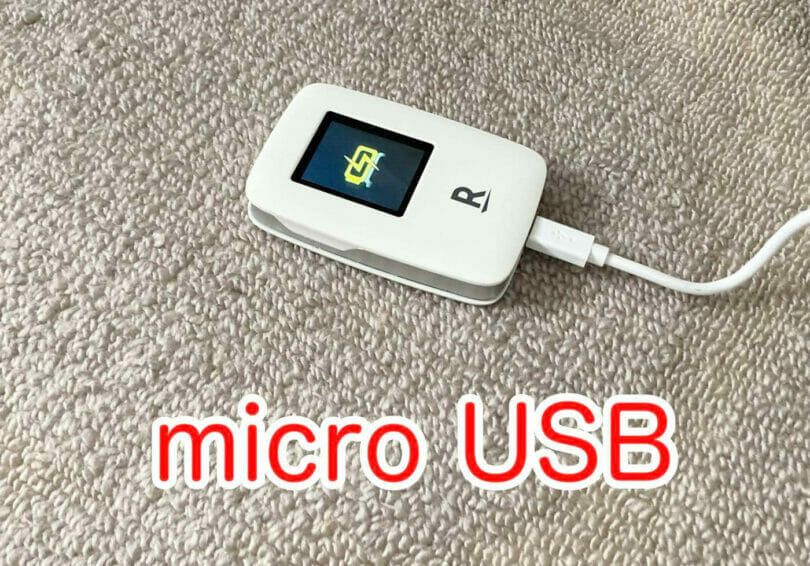 microusbで給電される