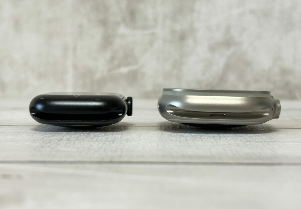 Apple Watch UltraとApple Watch 8の厚み比較