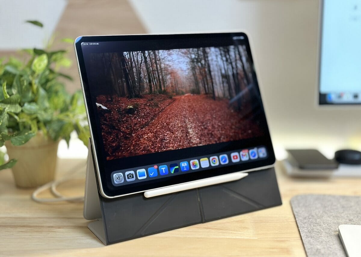 フローティングモード2(高さ5.8cm)でデスクに設置
