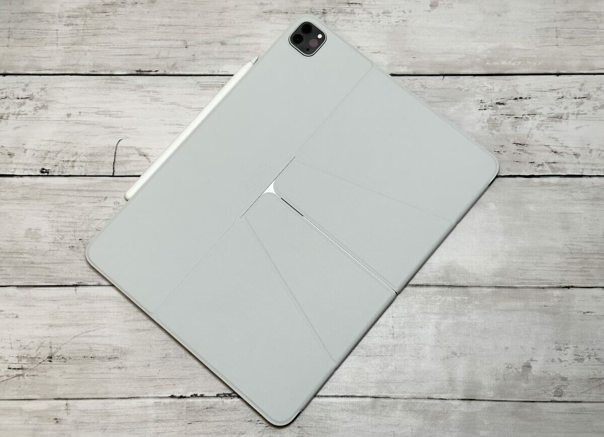 MOFT Snap フロートフォリオをiPad Pro 12.9インチに装着した様子